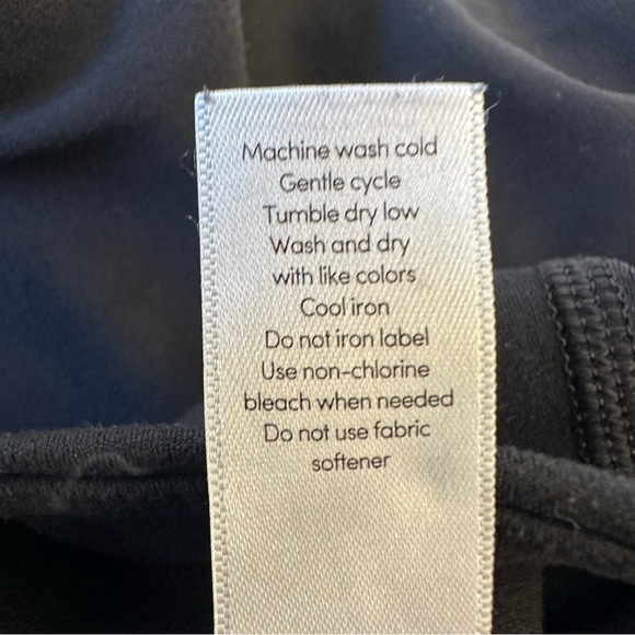 Athleta Salutation Black Capri Leggings Size: Small - Picture 8 of 9